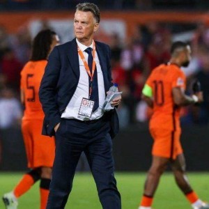 博鱼官网官网-范加尔：补时点球不存在 争议前锋通过了考试